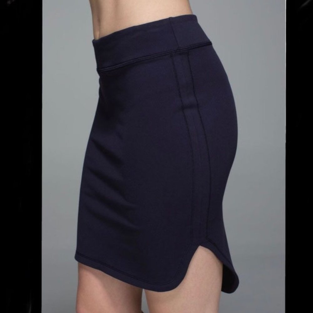 NWT Lululemon City Skirt, Naval Blue, Size 4